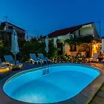 Apartment In With Wifi Brodarica (Sibenik-Knin)