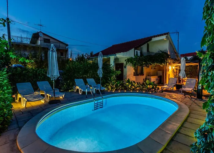 Apartment In With Wifi Brodarica (Sibenik-Knin)